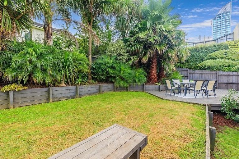 Photo of property in 2/20 Huron Street, Takapuna, Auckland, 0622