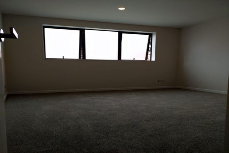 Photo of property in 1/21 Humphrey Kemp Avenue, Henderson, Auckland, 0612