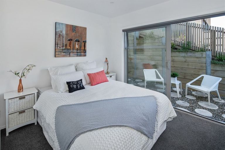 Photo of property in 221 Houghton Bay Road, Houghton Bay, Wellington, 6023