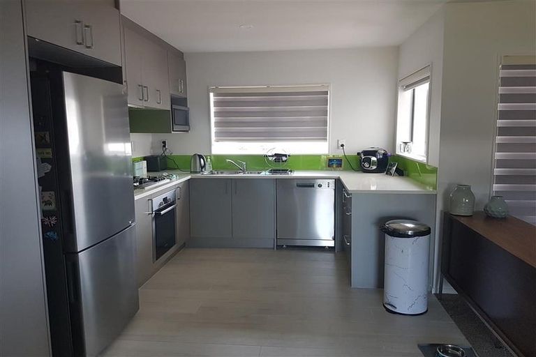 Photo of property in 4c Binsted Road, New Lynn, Auckland, 0600