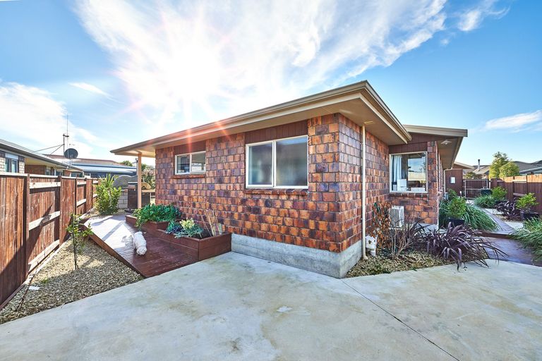 Photo of property in 25 Masefield Terrace, Kelvin Grove, Palmerston North, 4414