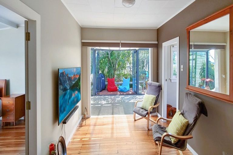 Photo of property in 1933 Parewanui Road, Parewanui, Bulls, 4894