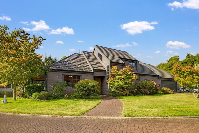 Photo of property in 38 Gemini Place, Kawaha Point, Rotorua, 3010