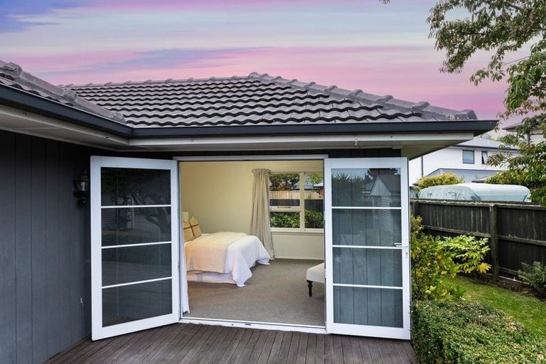 Photo of property in 11 Colina Street, Avonhead, Christchurch, 8042