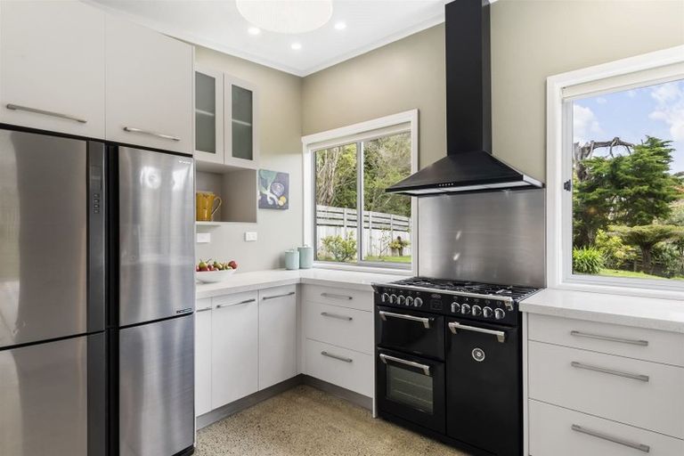 Photo of property in 890 Beach Road, Waiake, Auckland, 0630