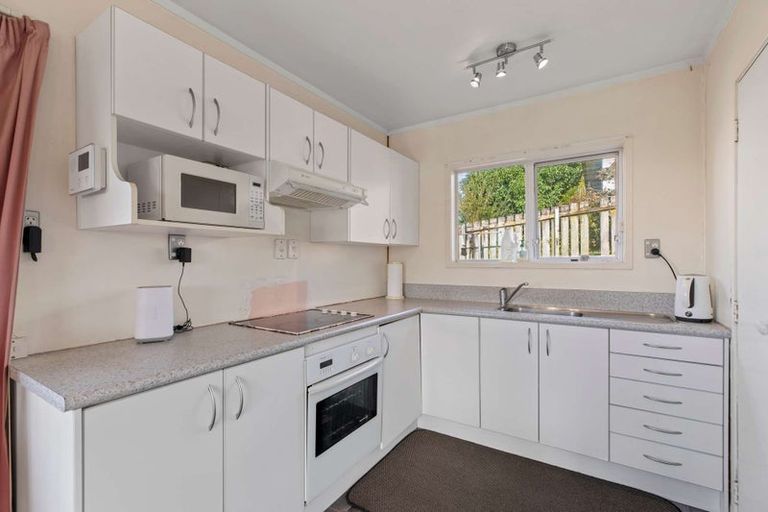 Photo of property in 2/321 Triangle Road, Massey, Auckland, 0614