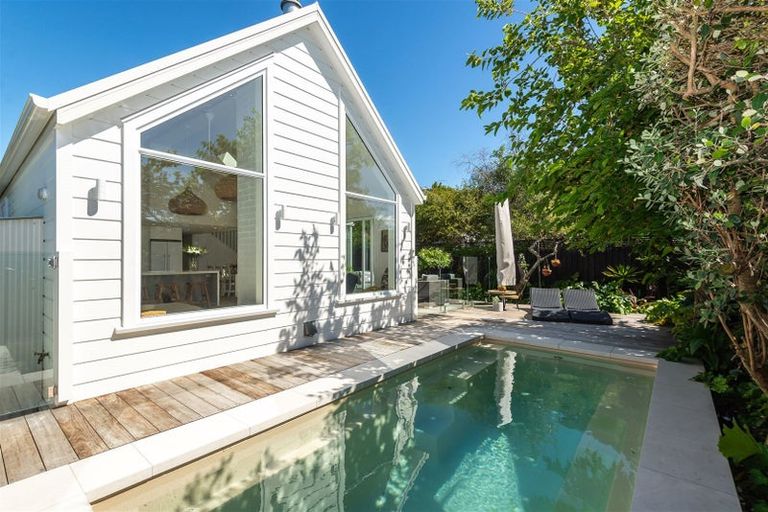 Photo of property in 43 Dryden Street, Sumner, Christchurch, 8081