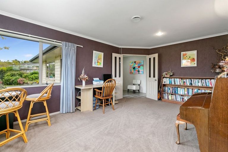 Photo of property in 28 Tuscany Place, Ohauiti, Tauranga, 3112