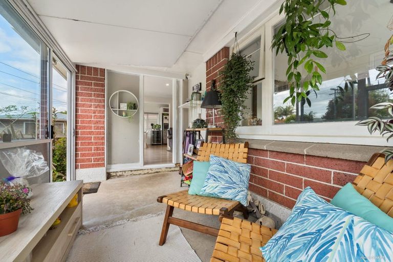 Photo of property in 16 Campbell Place, Papakura, 2110