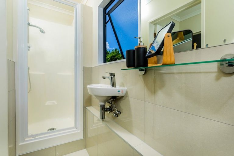 Photo of property in 14a Pounamu Avenue, Greenhithe, Auckland, 0632