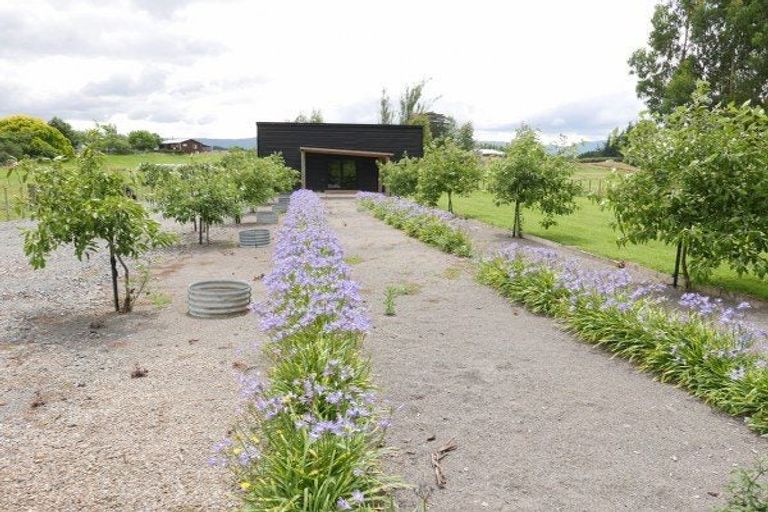 Photo of property in 100 Cole Street, Dannevirke, 4930