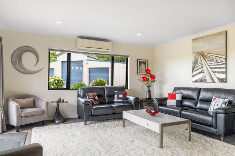 Photo of property in 98 Pitt Road, Hillsborough, New Plymouth, 4372