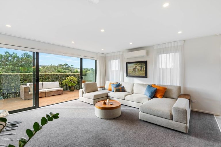 Photo of property in 66 Arran Point Parade, Orewa, 0931