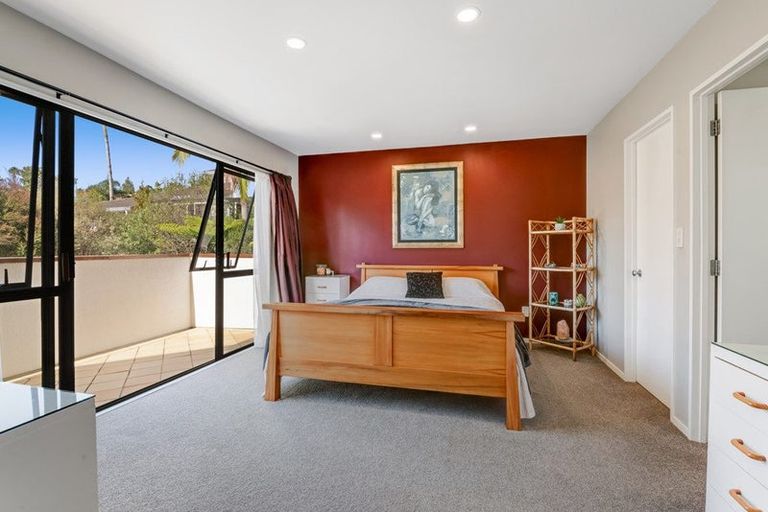 Photo of property in 8 Saint Lucia Place, Unsworth Heights, Auckland, 0632