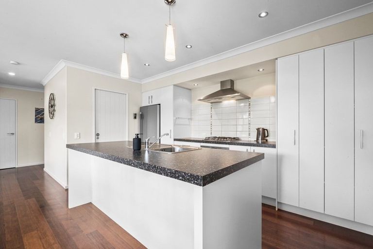 Photo of property in 83 Dalmore Way, Acacia Bay, Taupo, 3385