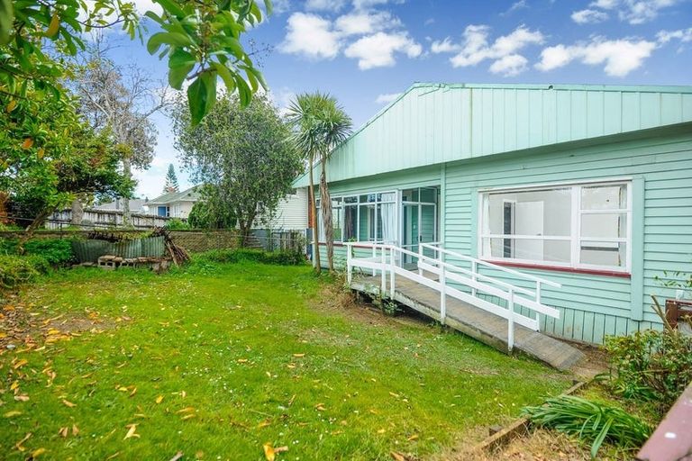 Photo of property in 1/3177 Great North Road, New Lynn, Auckland, 0600