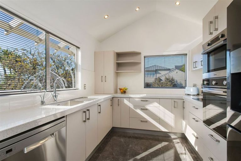 Photo of property in 4 Somerton Rise, Westmorland, Christchurch, 8025