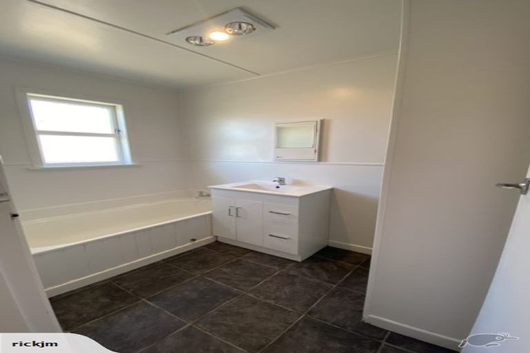 Photo of property in 40 Kirkbride Road, Mangere Bridge, Auckland, 2022