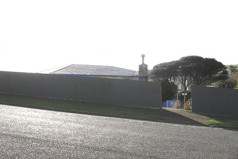 Photo of property in 51 Gloucester Street, Cannons Creek, Porirua, 5024