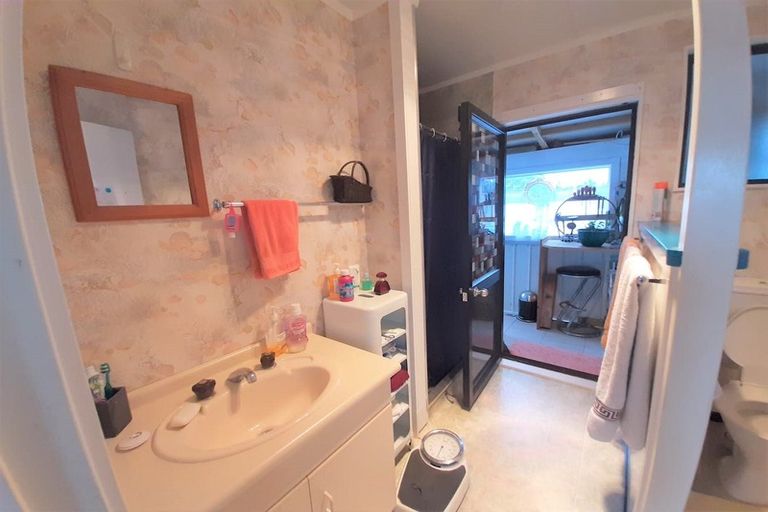 Photo of property in 6 Percy Graham Drive, Tuakau, 2121