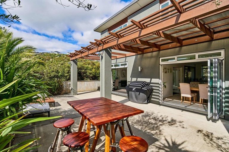 Photo of property in 35 Endeavour Drive, Whitby, Porirua, 5024