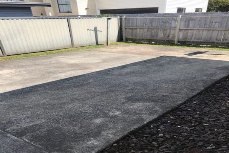 Photo of property in 82 Sturges Road, Henderson, Auckland, 0612