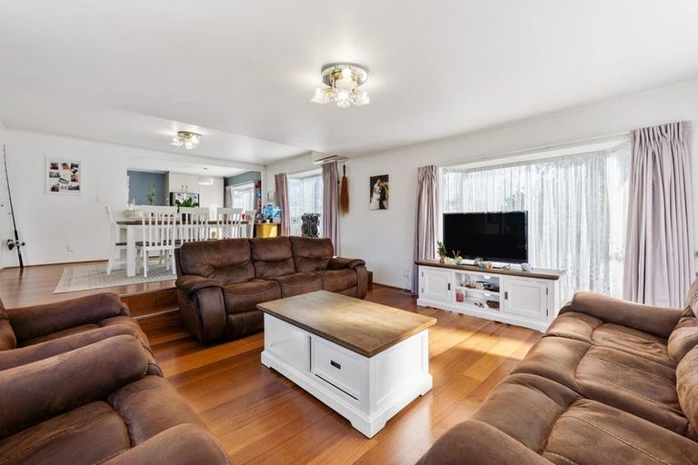 Photo of property in 436 Roscommon Road, Clendon Park, Auckland, 2103