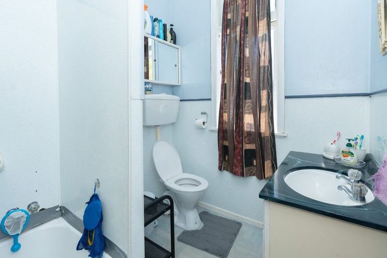 Photo of property in 176 Cambridge Road, Hillcrest, Hamilton, 3216