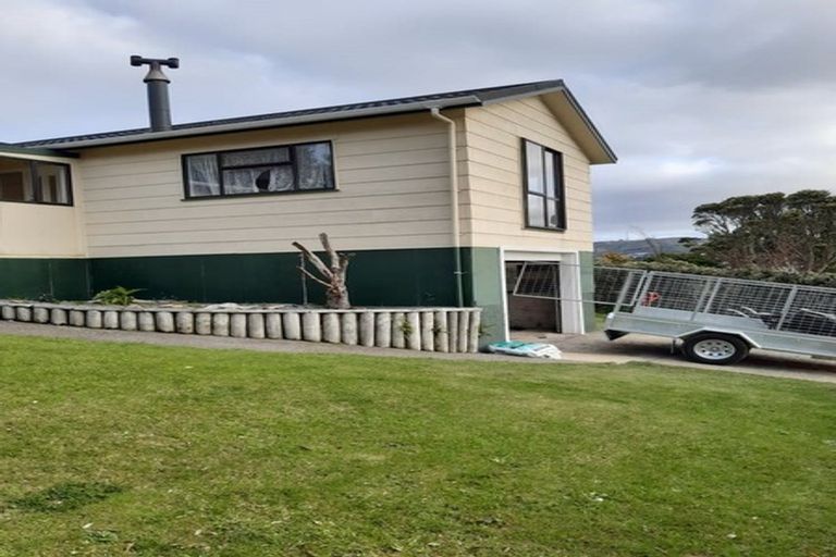 Photo of property in 142 Mark Avenue, Grenada Village, Wellington, 6037