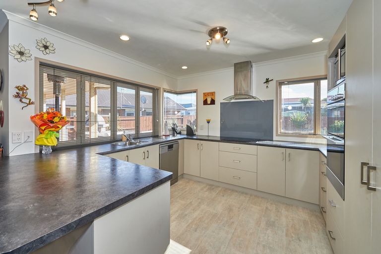 Photo of property in 25 Masefield Terrace, Kelvin Grove, Palmerston North, 4414