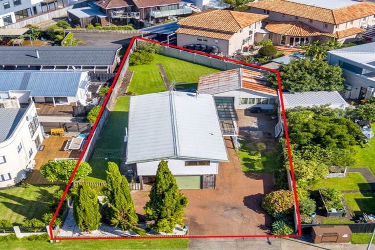 Photo of property in 3 Hattaway Avenue, Bucklands Beach, Auckland, 2012