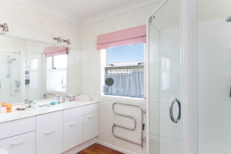 Photo of property in 43 Ngamotu Road, Hilltop, Taupo, 3330