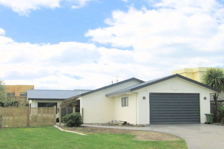 Photo of property in 10 Corinth Grove, Papamoa Beach, Papamoa, 3118