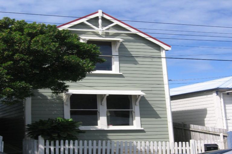 Photo of property in 15 Wright Street, Mount Cook, Wellington, 6021