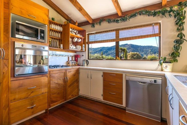 Property details for 5804 Kenepuru Road, Waitaria Bay, Picton, 7282