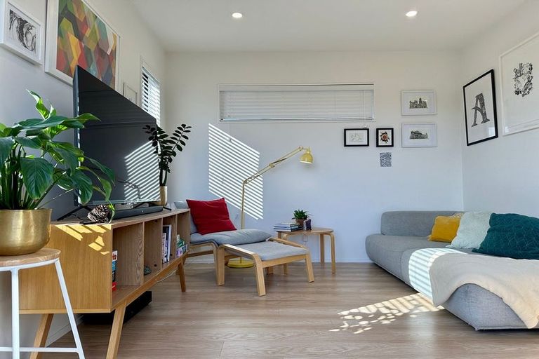 Photo of property in 1/4 Edgerton Road, Te Atatu Peninsula, Auckland, 0610