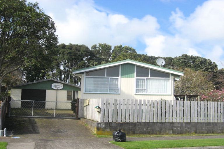 Photo of property in 15 Newbury Place, Waitara, 4320
