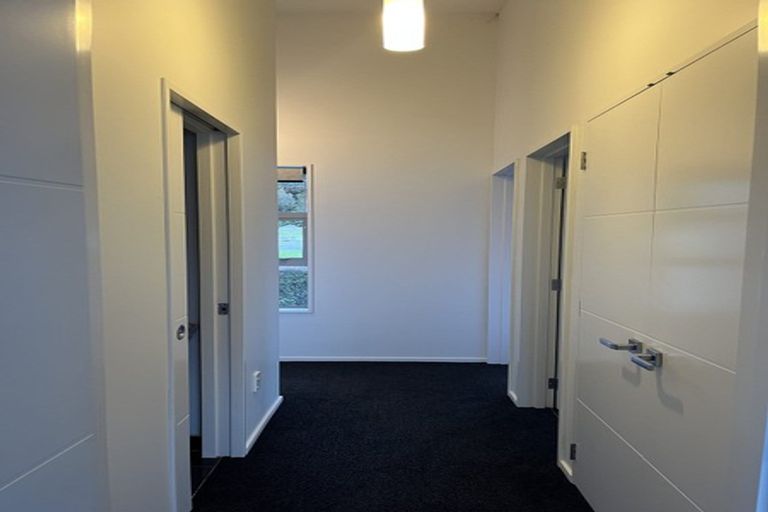 Photo of property in 77 Ahau Street, Moana, 7872