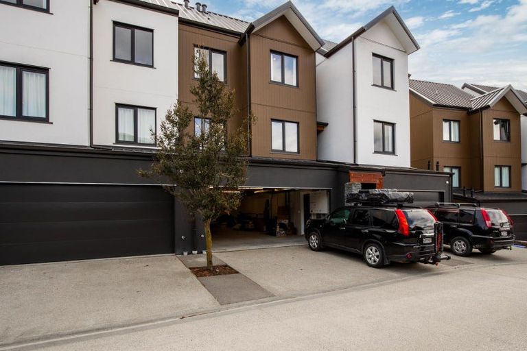 Photo of property in 23/12 George Bullen Lane, Arthurs Point, Queenstown, 9371