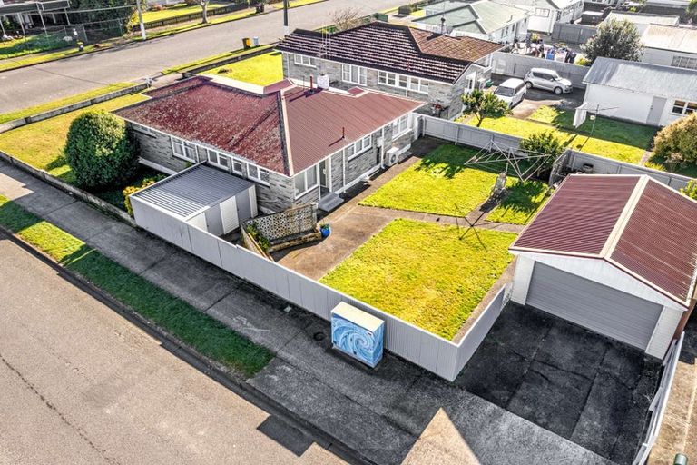 Photo of property in 2 Winchester Street, Levin, 5510