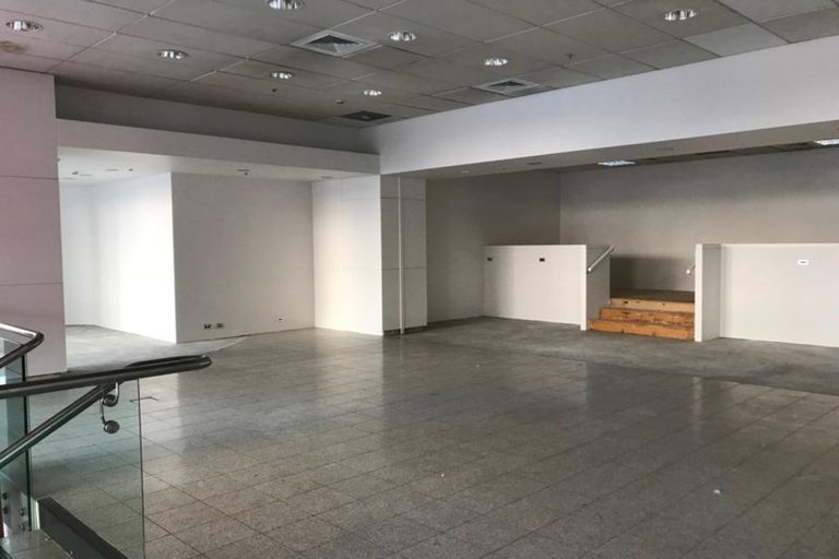 Photo of property in 290 Queen Street, Pukekohe, 2120