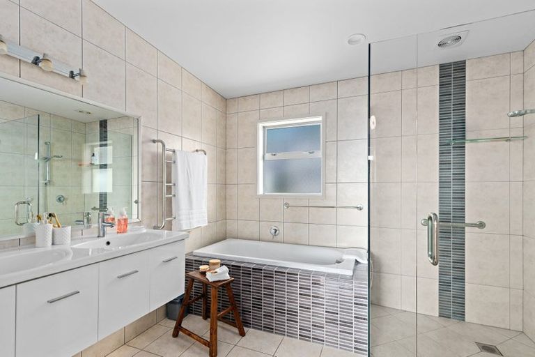 Photo of property in 10 Rangimaarie Crescent, Snells Beach, 0920