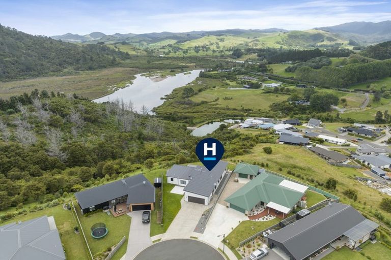 Photo of property in 21 Manatu Close, Whangamata, 3691