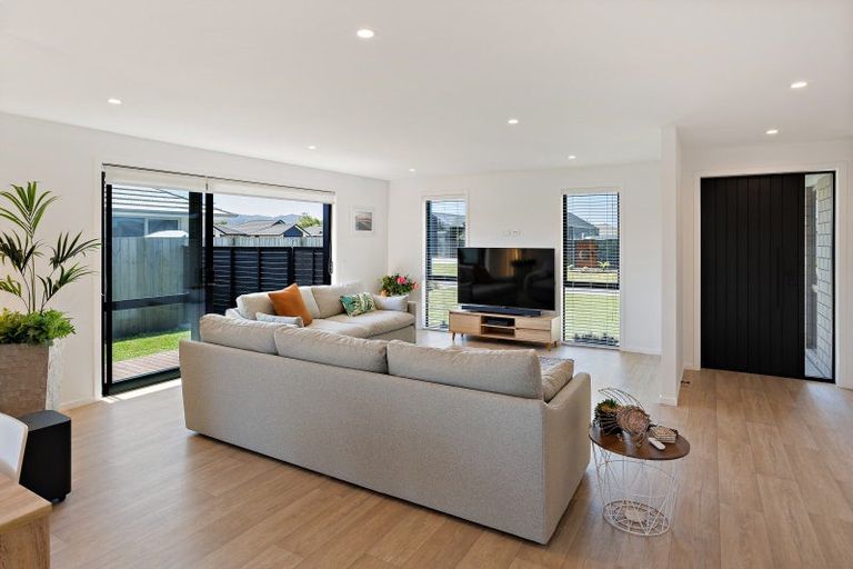 Photo of property in 19 Palm Drive, Whitianga, 3510