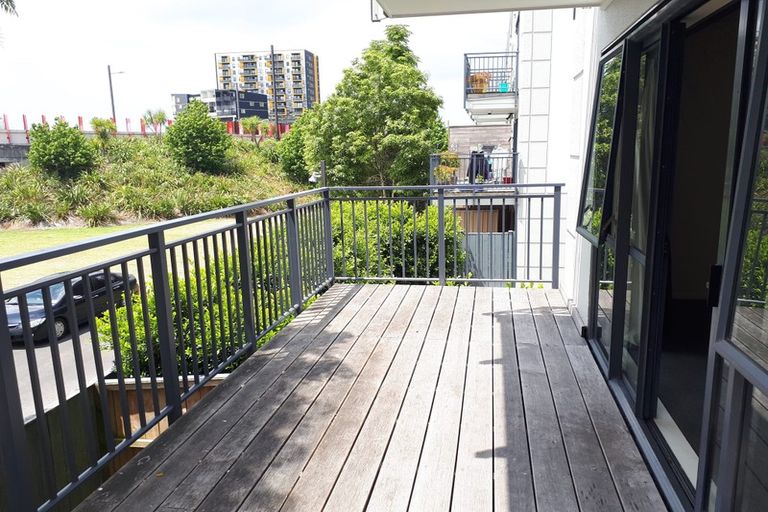 Photo of property in Krisley Court, 7/6 Ambrico Place, New Lynn, Auckland, 0600