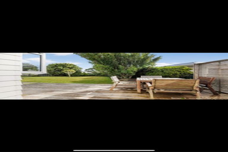 Photo of property in 6 Arima Place, Grenada Village, Wellington, 6037