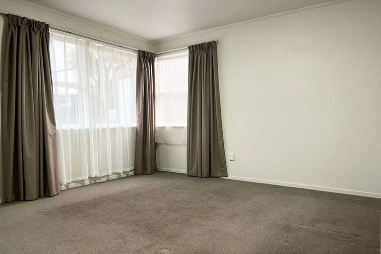 Photo of property in 39 Bodi Place, Te Atatu South, Auckland, 0610