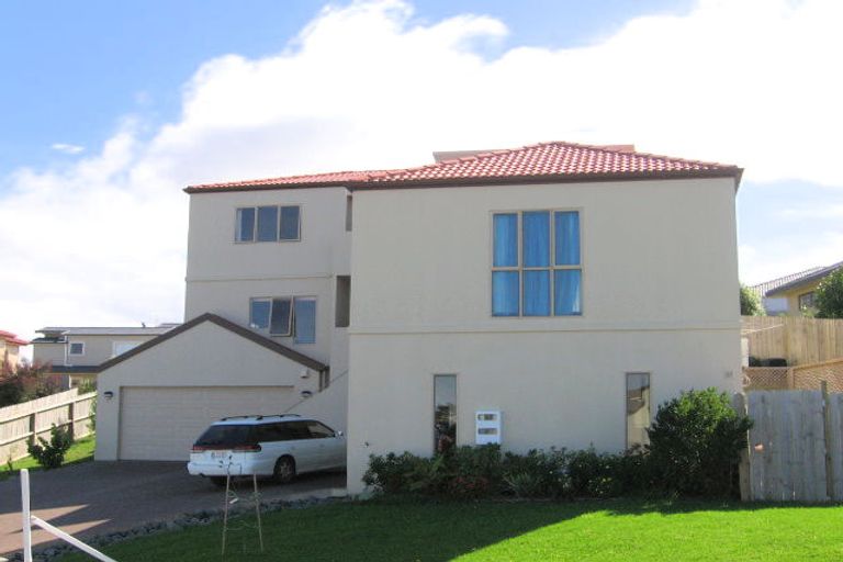 Photo of property in 10 Trotting Terrace, Fairview Heights, Auckland, 0632