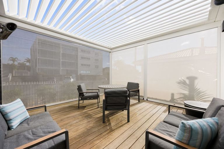 Photo of property in 63 Milford Road, Milford, Auckland, 0620