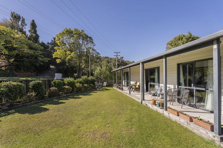 Photo of property in 5 Ocean Beach Road, Tairua, 3508